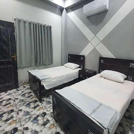 Al Qadir Residence Multan Esterno foto